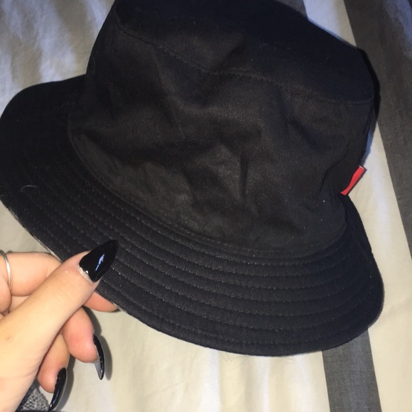 Reversible bucket hat - Picture 3 of 4